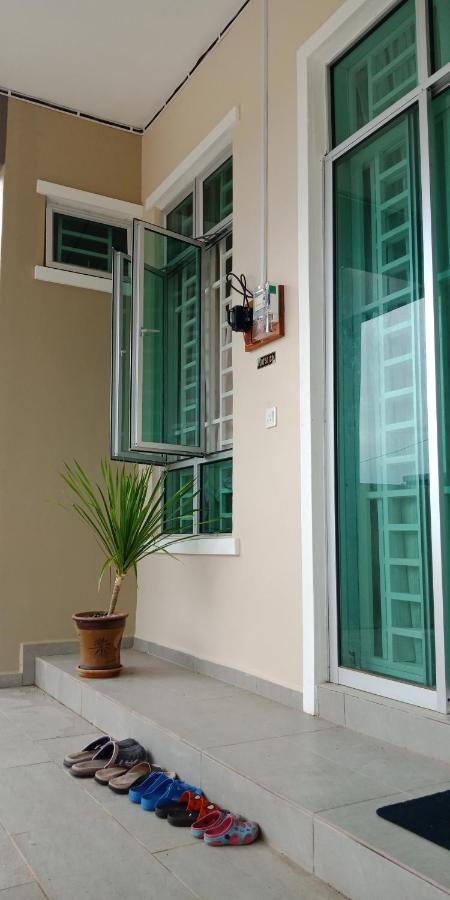 Zr D'Jembal Homestay, Gong Badak Kuala Terengganu Esterno foto