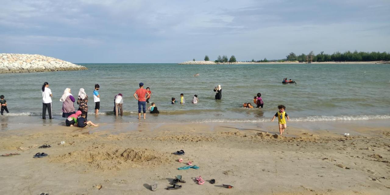Zr D'Jembal Homestay, Gong Badak Kuala Terengganu Esterno foto