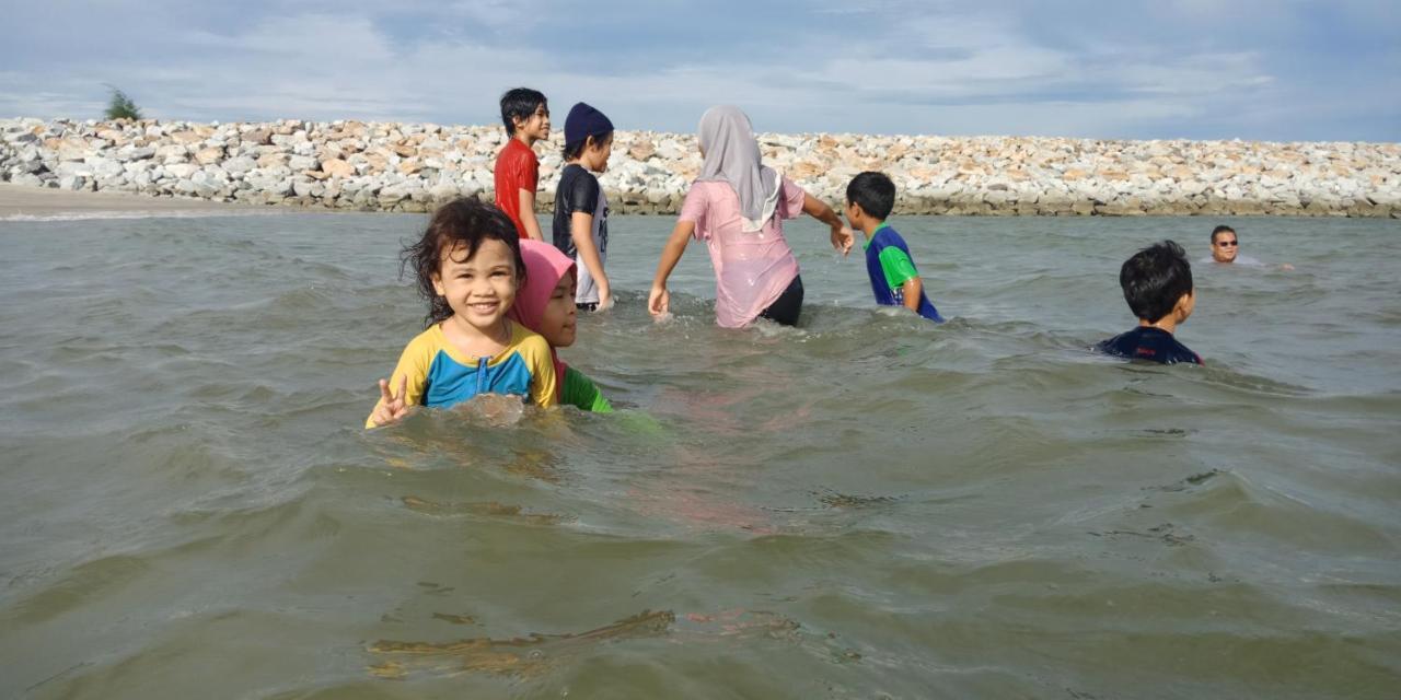 Zr D'Jembal Homestay, Gong Badak Kuala Terengganu Esterno foto