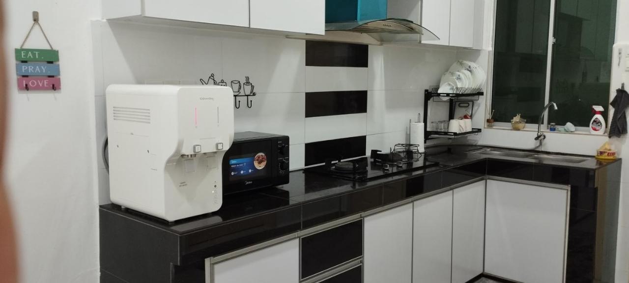 Zr D'Jembal Homestay, Gong Badak Kuala Terengganu Esterno foto